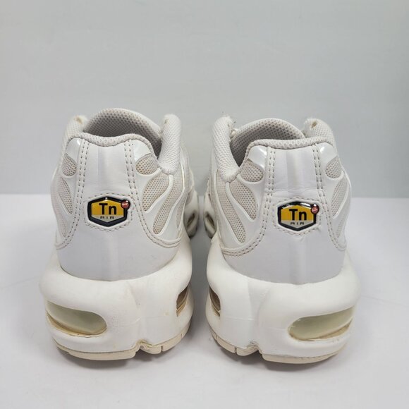 Nike Air Max Plus Men's Triple White Sneakers DM2362-100 US Size 7.5 - Picture 4 of 9